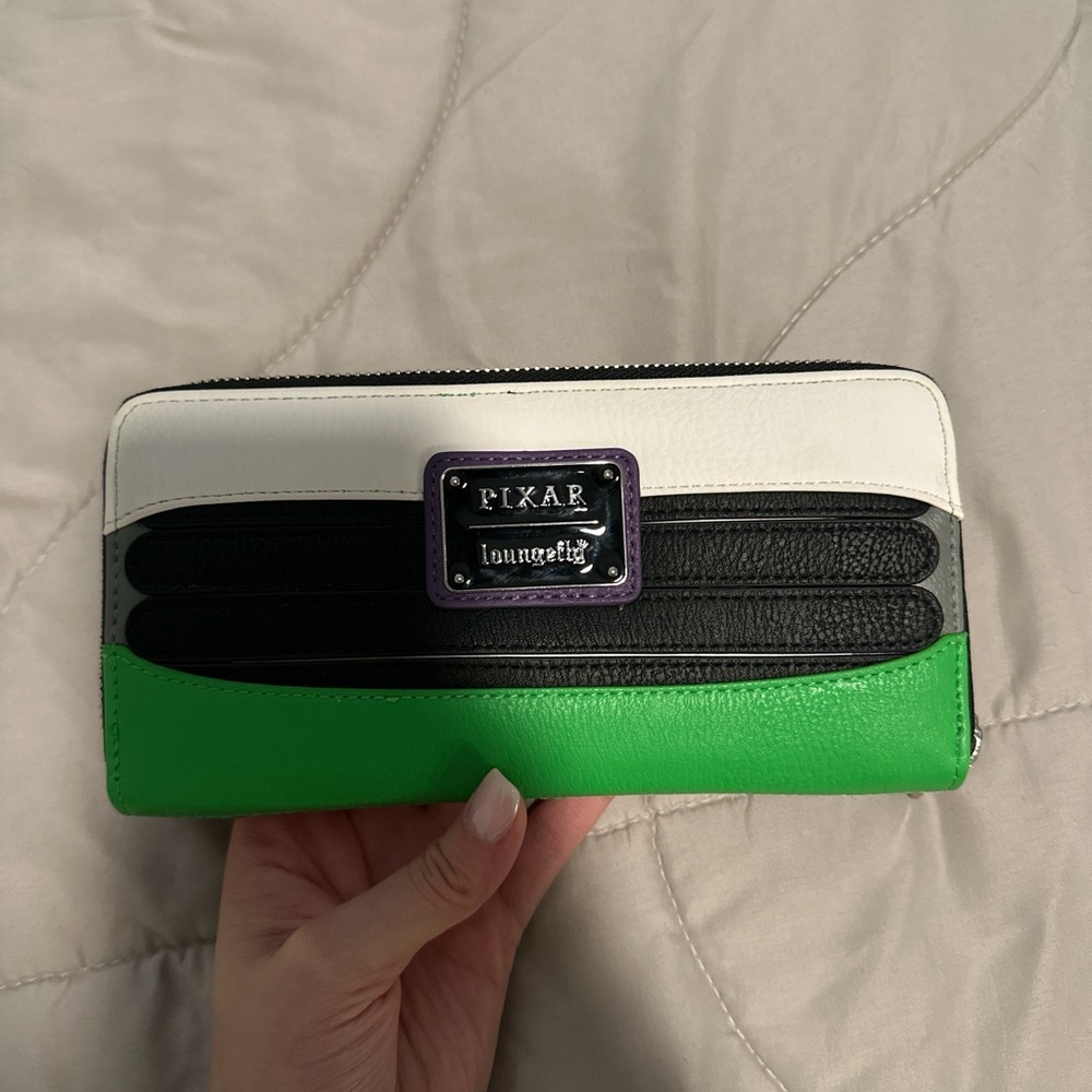 Buzz Lightyear Space Rangers Loungefly Wallet - Picture 2 of 3